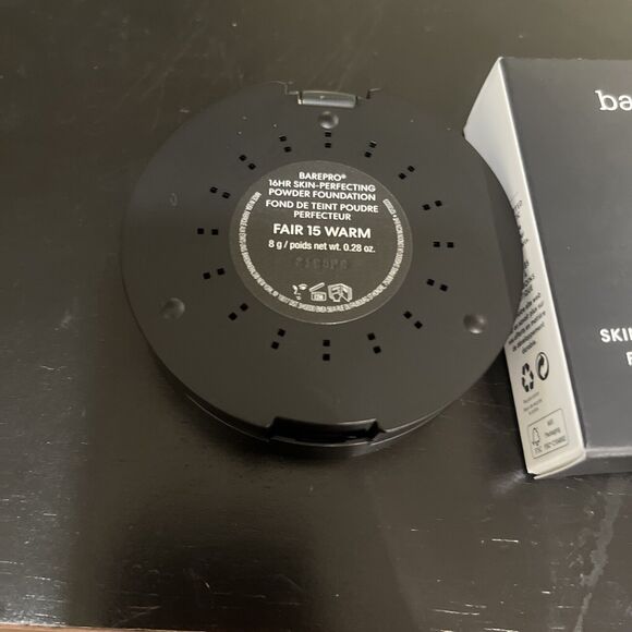 BARE MINERALS ~ BARE PRO 16 HR POWDER FOUNDATION ~ Fair 15 Warm - Picture 7 of 8